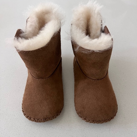 UGG Australia Infant Toddler Suede Boots Shearling Shoes Size 4/5‎ - Picture 1 of 6